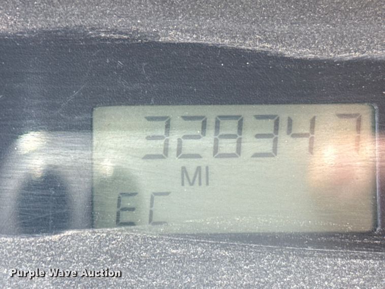 image for item DZ8922 2001 Freightliner FL80 pumper fire truck