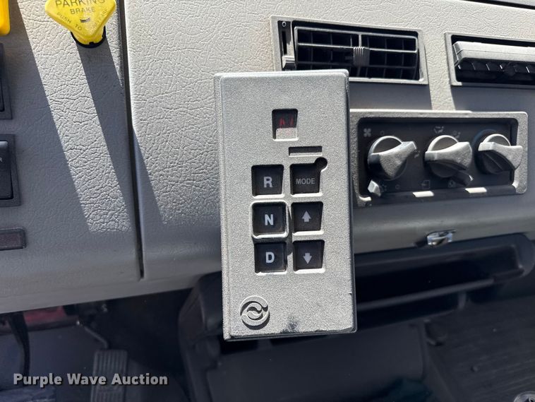 image for item DZ8922 2001 Freightliner FL80 pumper fire truck