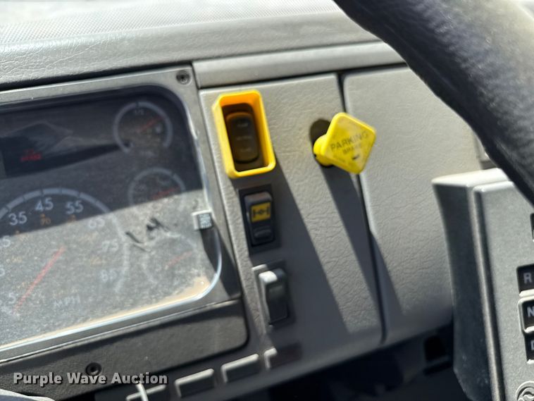 image for item DZ8922 2001 Freightliner FL80 pumper fire truck