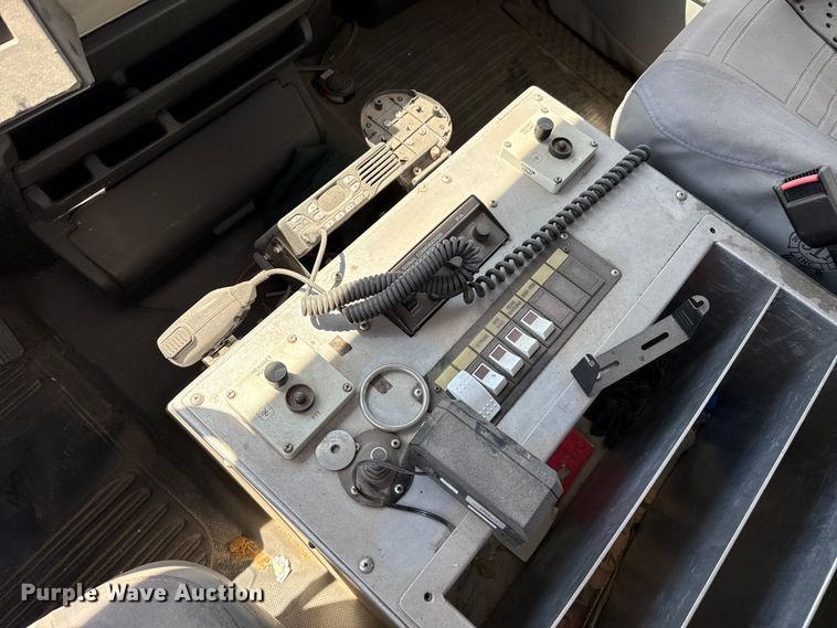 image for item DZ8922 2001 Freightliner FL80 pumper fire truck