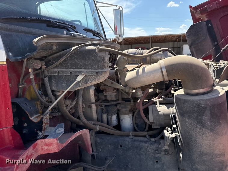 image for item DZ8922 2001 Freightliner FL80 pumper fire truck