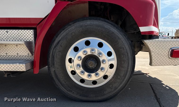 image for item DZ8922 2001 Freightliner FL80 pumper fire truck