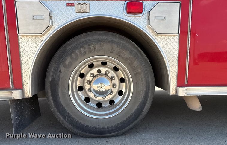 image for item DZ8922 2001 Freightliner FL80 pumper fire truck