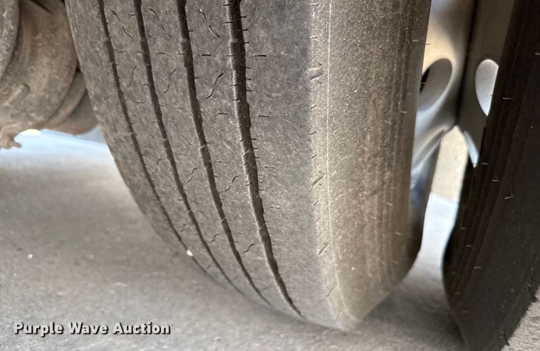 image for item DZ8922 2001 Freightliner FL80 pumper fire truck