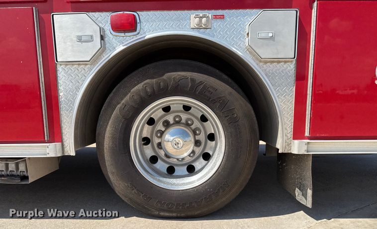 image for item DZ8922 2001 Freightliner FL80 pumper fire truck