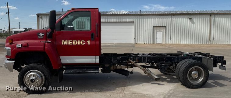 image for item DZ8923 2008 Chevrolet C4500 truck cab and chassis