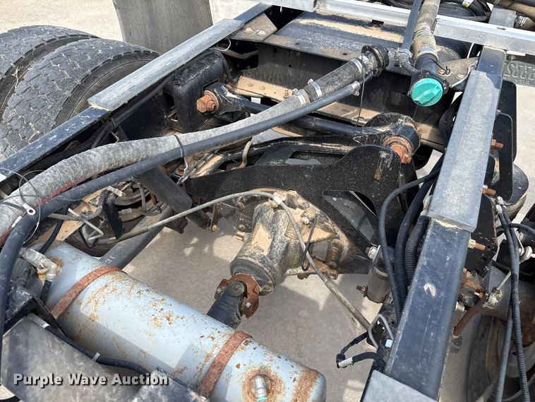 image for item DZ8923 2008 Chevrolet C4500 truck cab and chassis