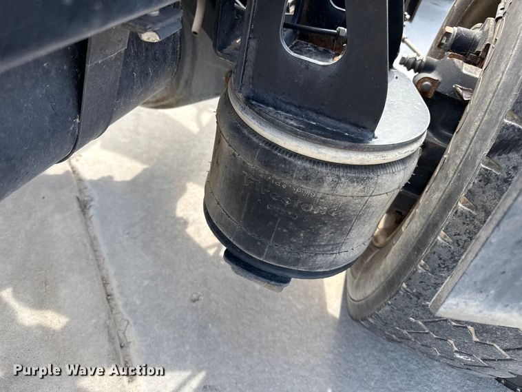 image for item DZ8923 2008 Chevrolet C4500 truck cab and chassis