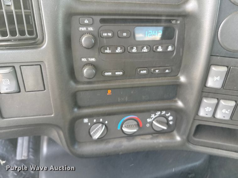 image for item DZ8923 2008 Chevrolet C4500 truck cab and chassis