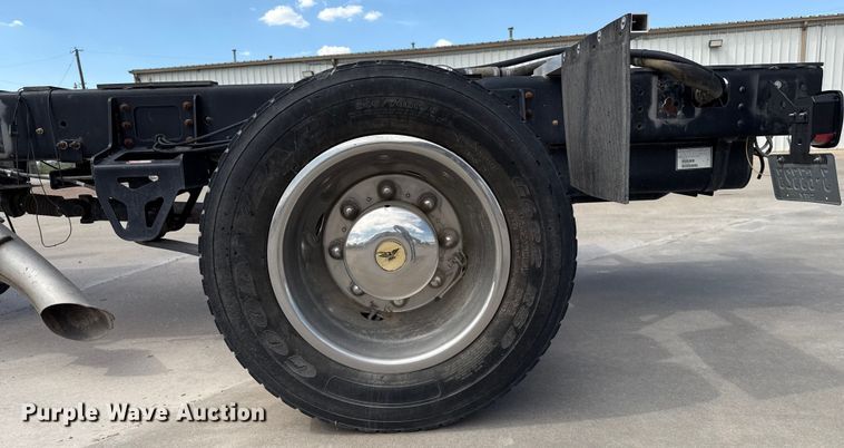 image for item DZ8923 2008 Chevrolet C4500 truck cab and chassis