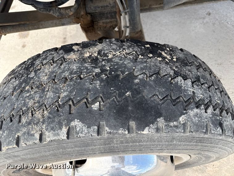 image for item DZ8923 2008 Chevrolet C4500 truck cab and chassis