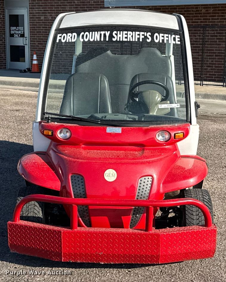 image for item DZ8925 2000 GEM utility vehicle