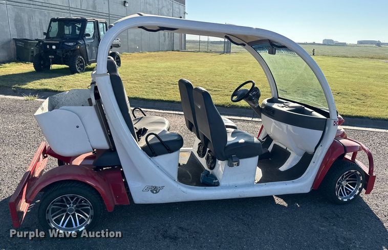 image for item DZ8925 2000 GEM utility vehicle