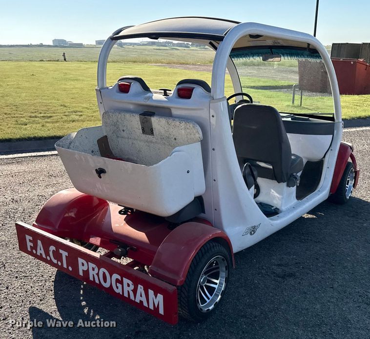 image for item DZ8925 2000 GEM utility vehicle