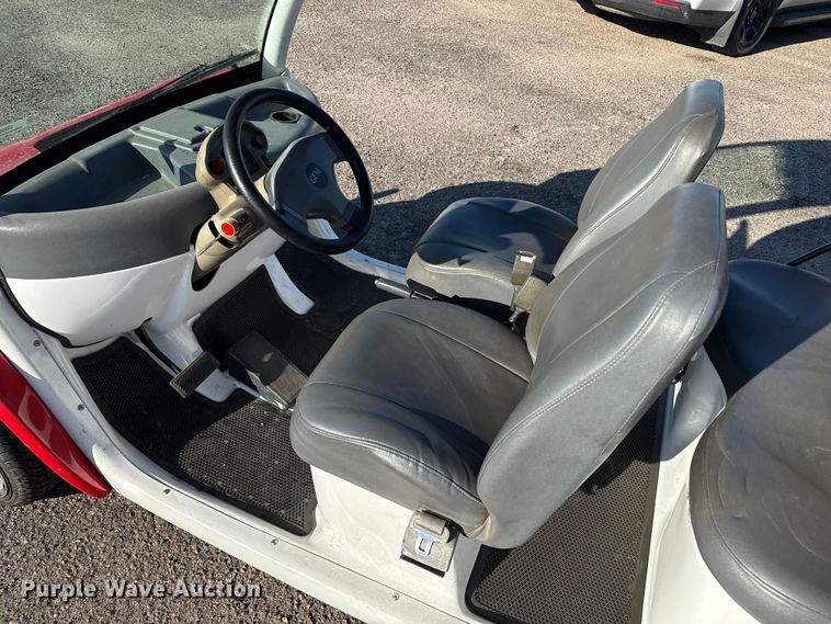 image for item DZ8925 2000 GEM utility vehicle