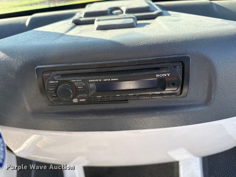 image for item DZ8925 2000 GEM utility vehicle