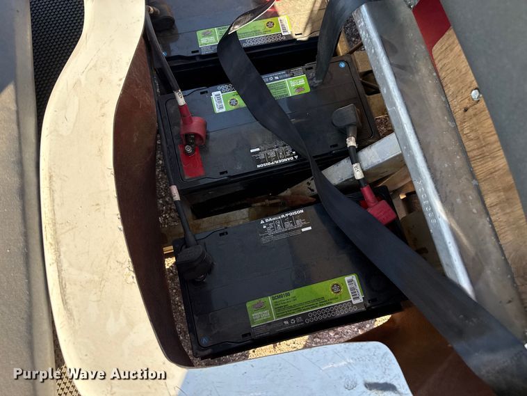 image for item DZ8925 2000 GEM utility vehicle