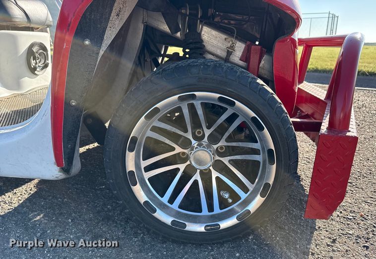 image for item DZ8925 2000 GEM utility vehicle