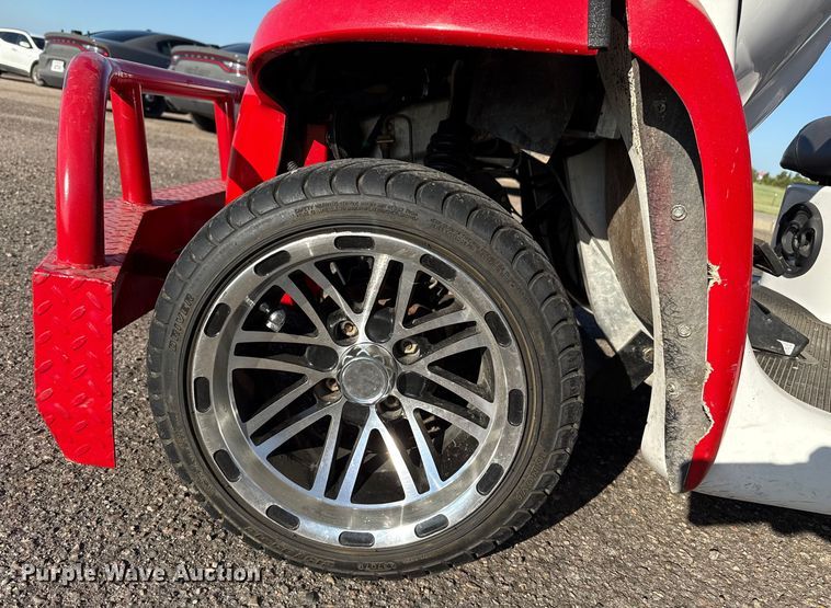 image for item DZ8925 2000 GEM utility vehicle