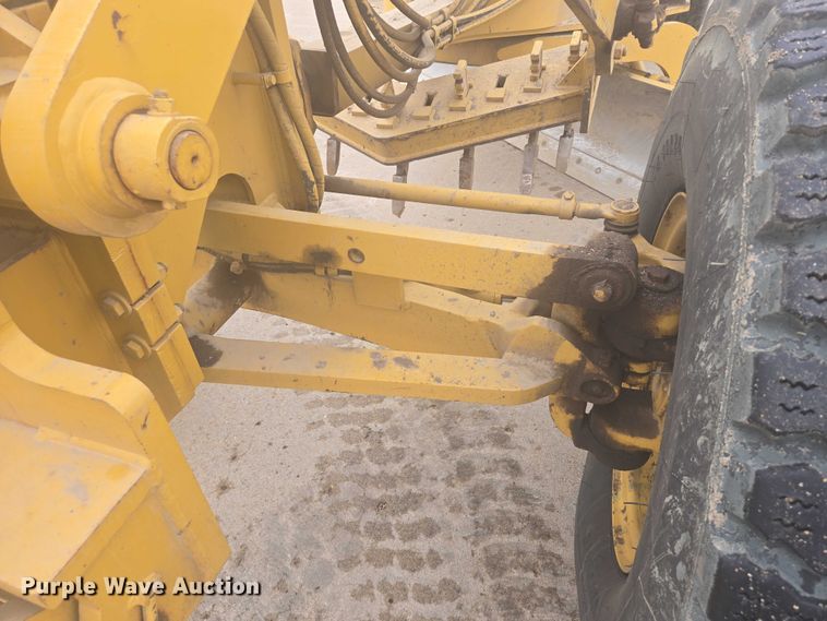 image for item EB0986 2004 Caterpillar 140H VPH Plus motor grader