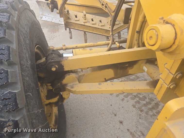 image for item EB0986 2004 Caterpillar 140H VPH Plus motor grader