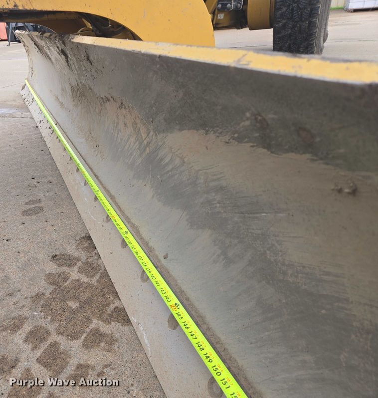 image for item EB0986 2004 Caterpillar 140H VPH Plus motor grader