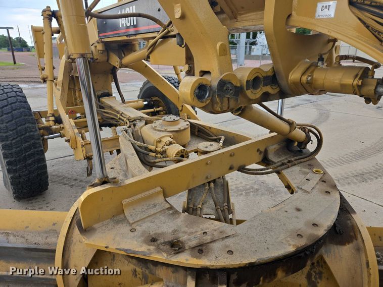image for item EB0986 2004 Caterpillar 140H VPH Plus motor grader