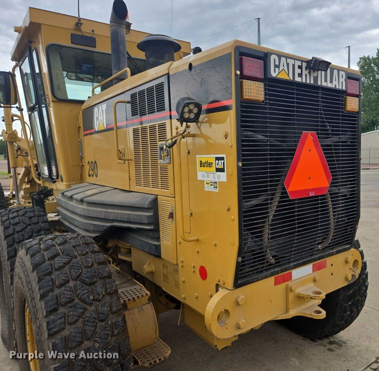 image for item EB0986 2004 Caterpillar 140H VPH Plus motor grader