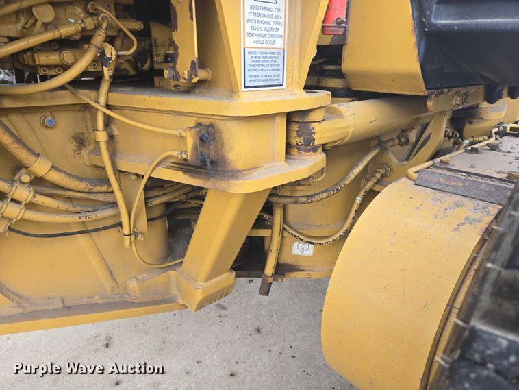 image for item EB0986 2004 Caterpillar 140H VPH Plus motor grader