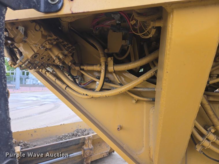image for item EB0986 2004 Caterpillar 140H VPH Plus motor grader