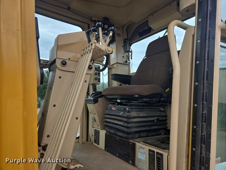 image for item EB0986 2004 Caterpillar 140H VPH Plus motor grader