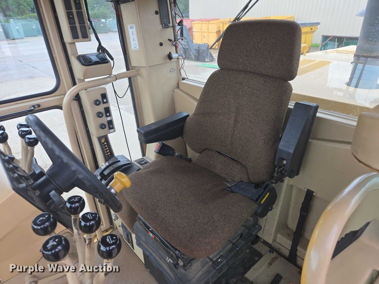 image for item EB0986 2004 Caterpillar 140H VPH Plus motor grader