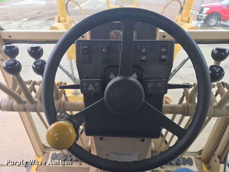 image for item EB0986 2004 Caterpillar 140H VPH Plus motor grader