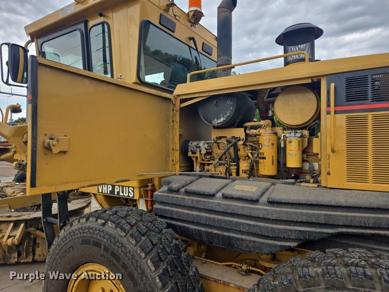 image for item EB0986 2004 Caterpillar 140H VPH Plus motor grader
