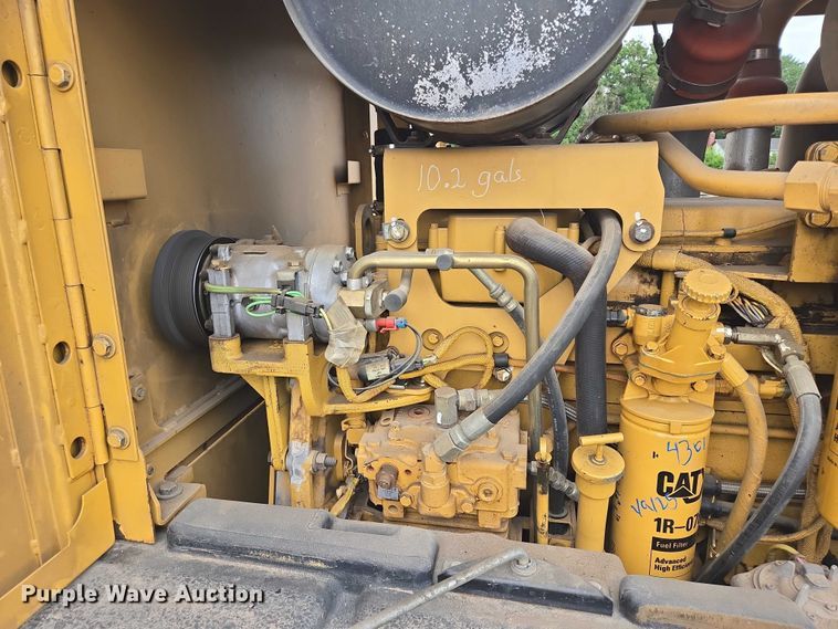 image for item EB0986 2004 Caterpillar 140H VPH Plus motor grader
