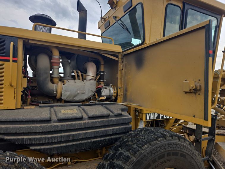 image for item EB0986 2004 Caterpillar 140H VPH Plus motor grader