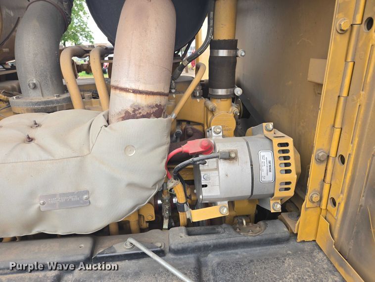 image for item EB0986 2004 Caterpillar 140H VPH Plus motor grader