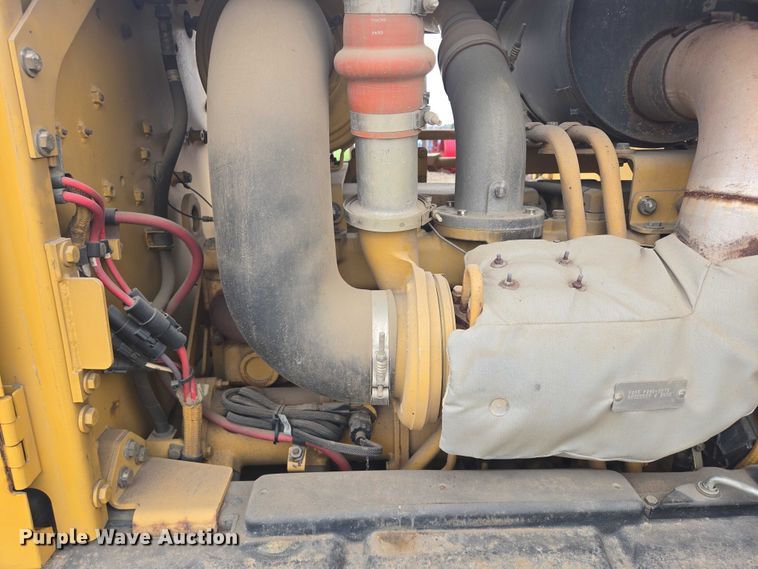 image for item EB0986 2004 Caterpillar 140H VPH Plus motor grader