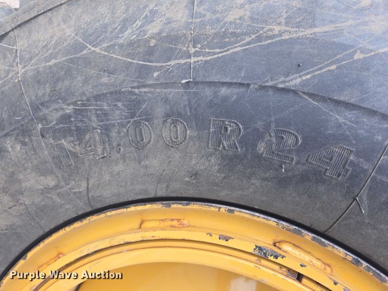 image for item EB0986 2004 Caterpillar 140H VPH Plus motor grader