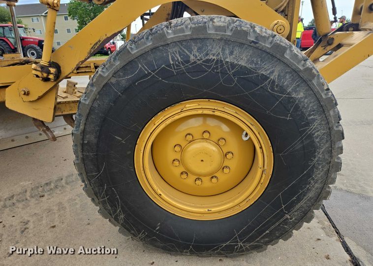 image for item EB0986 2004 Caterpillar 140H VPH Plus motor grader