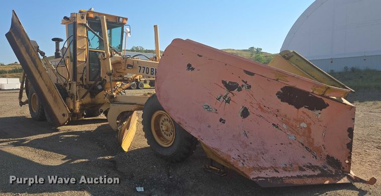 image for item EB0996 1995 John Deere 770BH motor grader