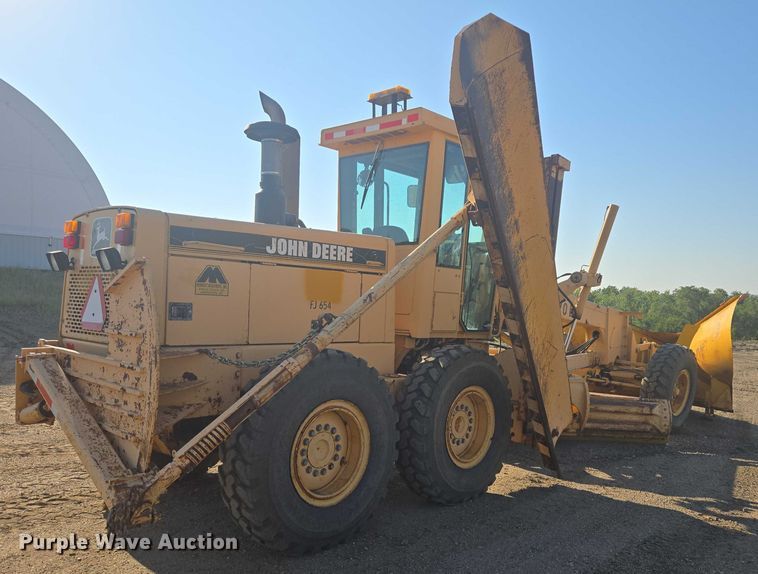 image for item EB0996 1995 John Deere 770BH motor grader