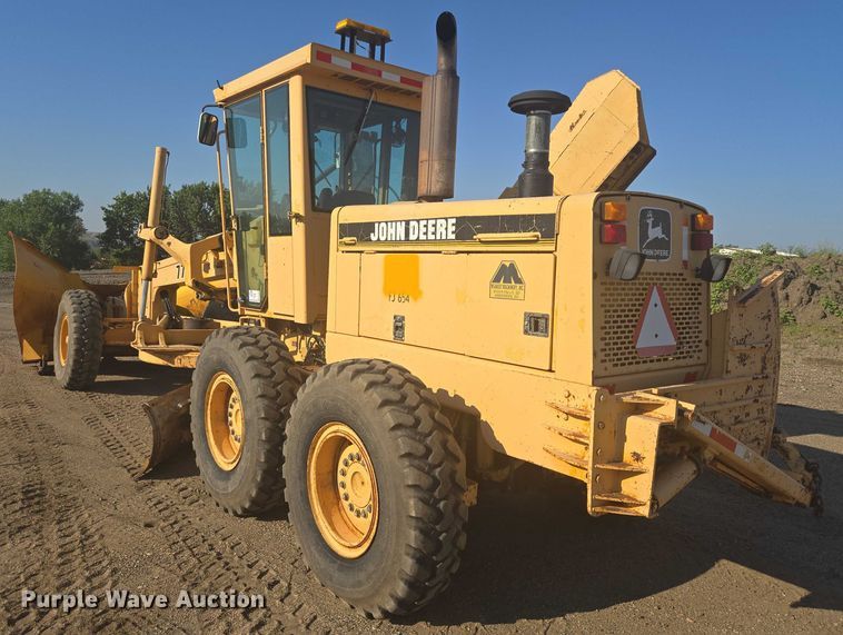 image for item EB0996 1995 John Deere 770BH motor grader