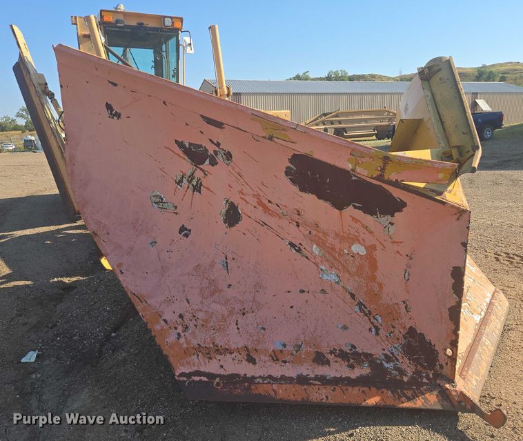 image for item EB0996 1995 John Deere 770BH motor grader