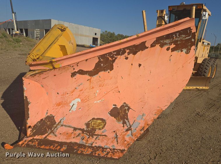 image for item EB0996 1995 John Deere 770BH motor grader