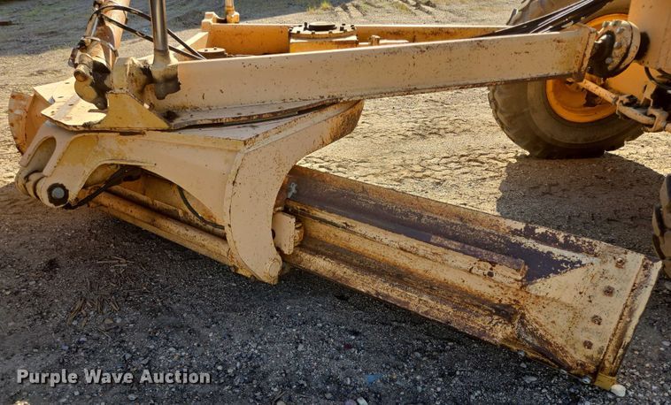 image for item EB0996 1995 John Deere 770BH motor grader