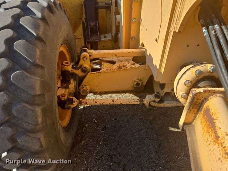 image for item EB0996 1995 John Deere 770BH motor grader