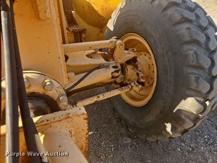 image for item EB0996 1995 John Deere 770BH motor grader