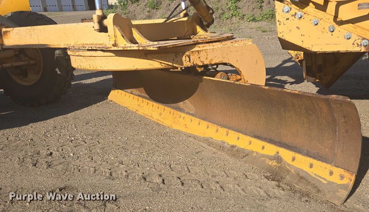 image for item EB0996 1995 John Deere 770BH motor grader