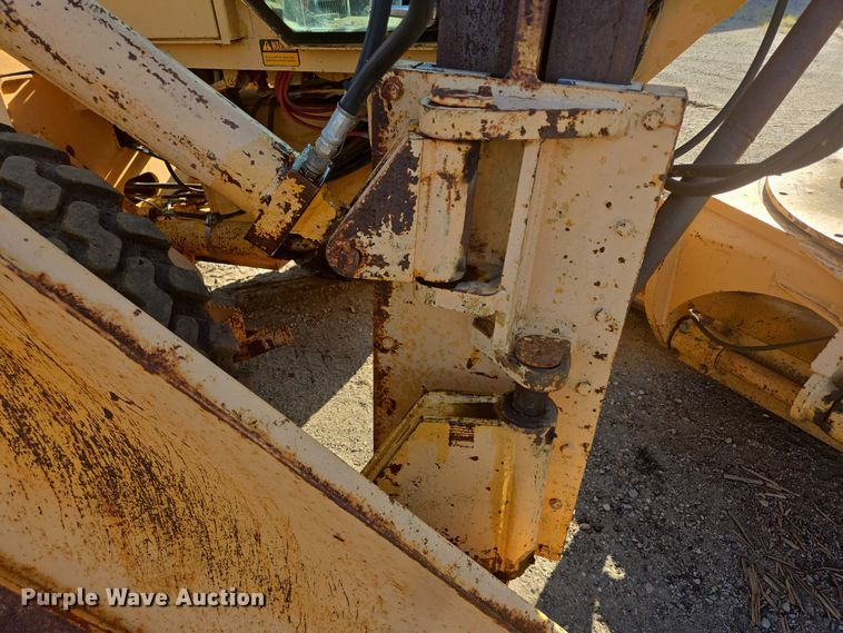 image for item EB0996 1995 John Deere 770BH motor grader